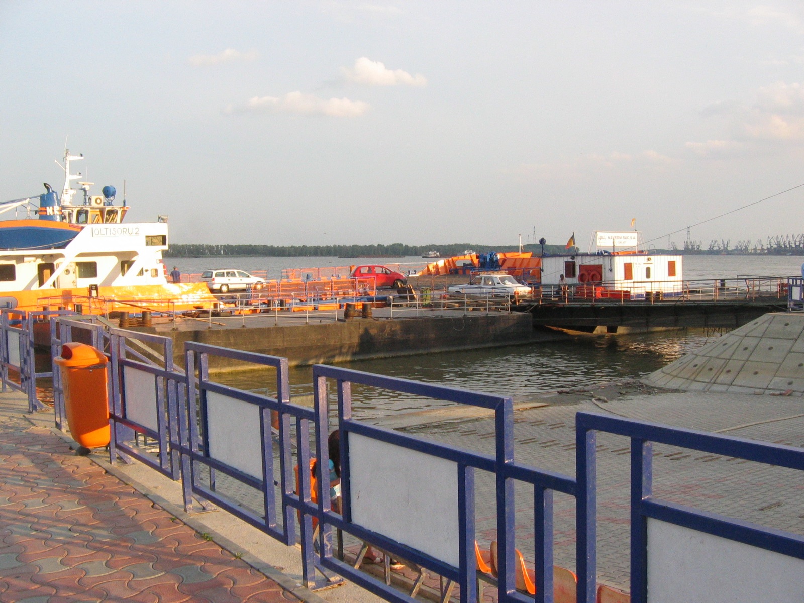 Le passage du ferry boath sur le Danube à Galatzi 