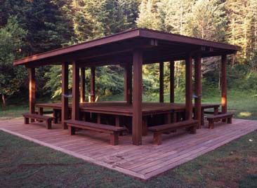 Mesa de picnic para Huesca, 2000,Siah Armajani