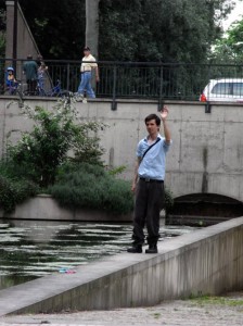 Samuel Zarka danse Samuel Zarka danse, photo Antoine Moreau, copyleft Licence Art Libre